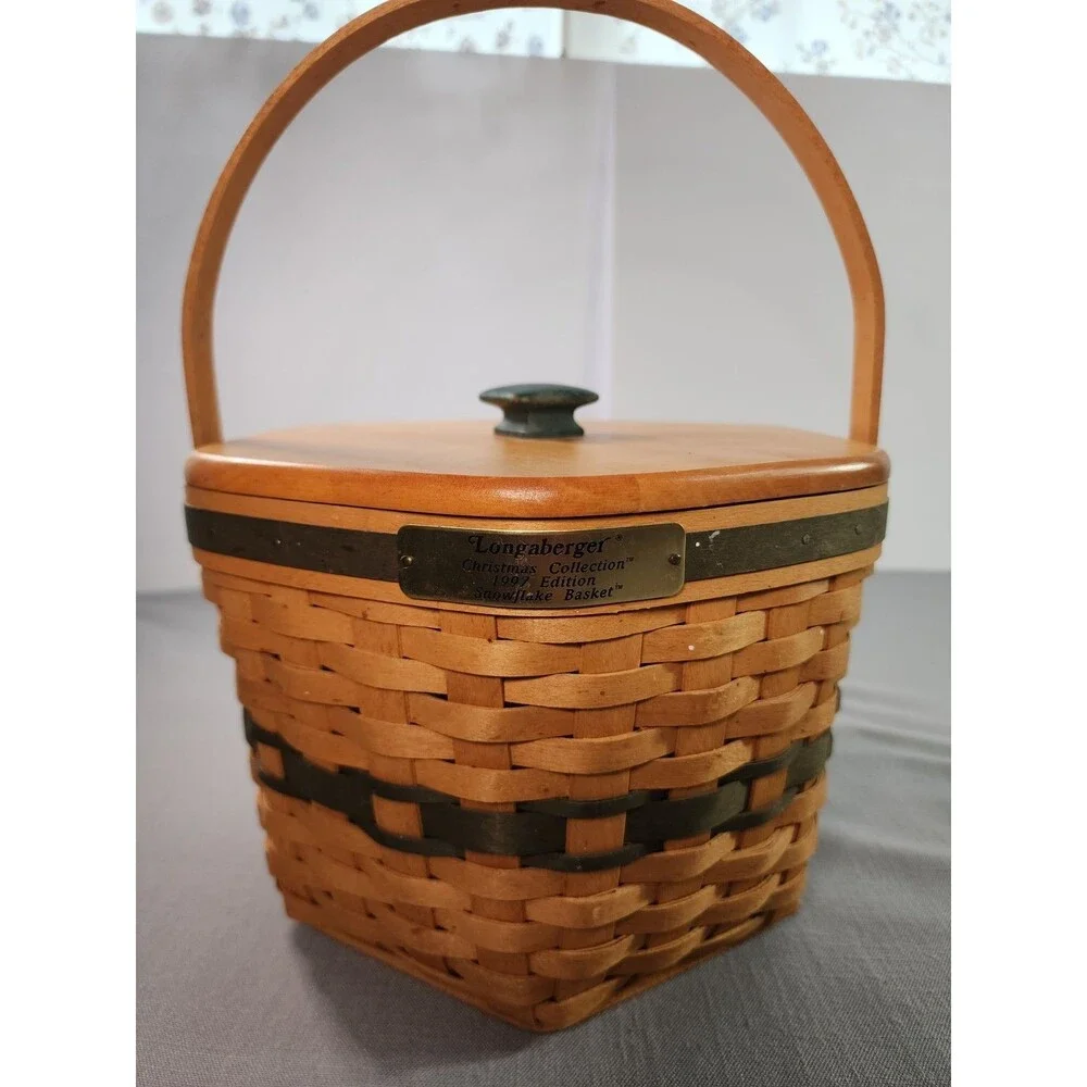Longaberger 1997 Christmas Green Snowflake Basket with  Wood Lid and Protector